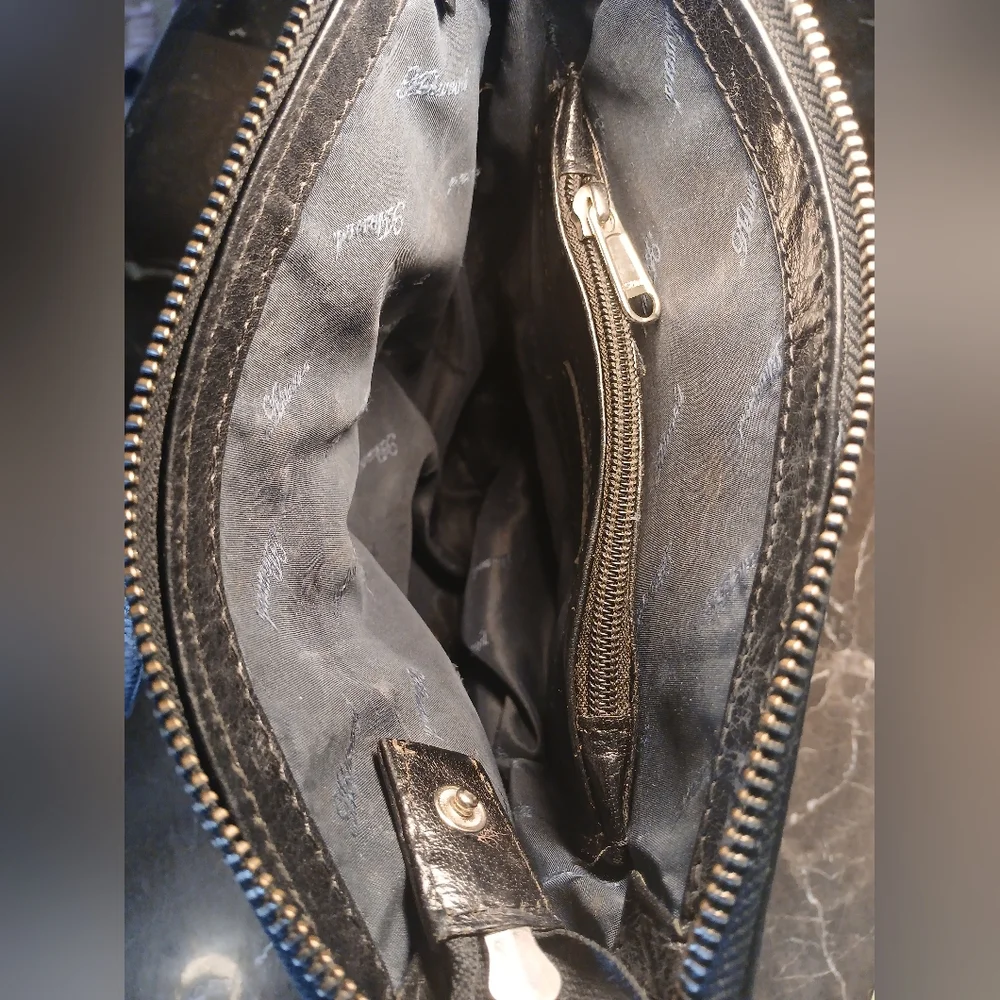 Ashwood Genuine Leather Crossbody Bag - Picture 7 of 14